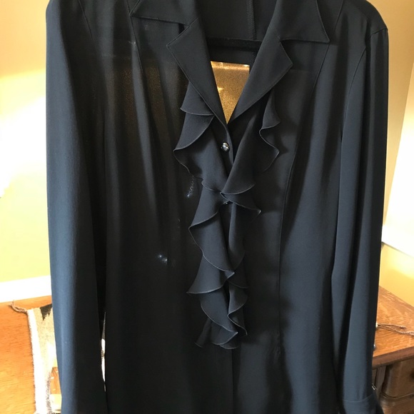 ✨ESCADA BLOUSE✨ - Picture 2 of 8